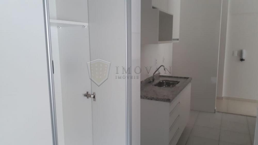 Alugar Apartamento / Padrão em Ribeirão Preto R$ 750,00 - Foto 3