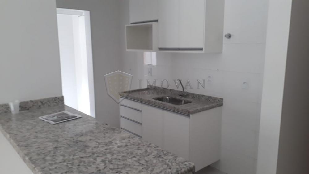 Alugar Apartamento / Padrão em Ribeirão Preto R$ 750,00 - Foto 2