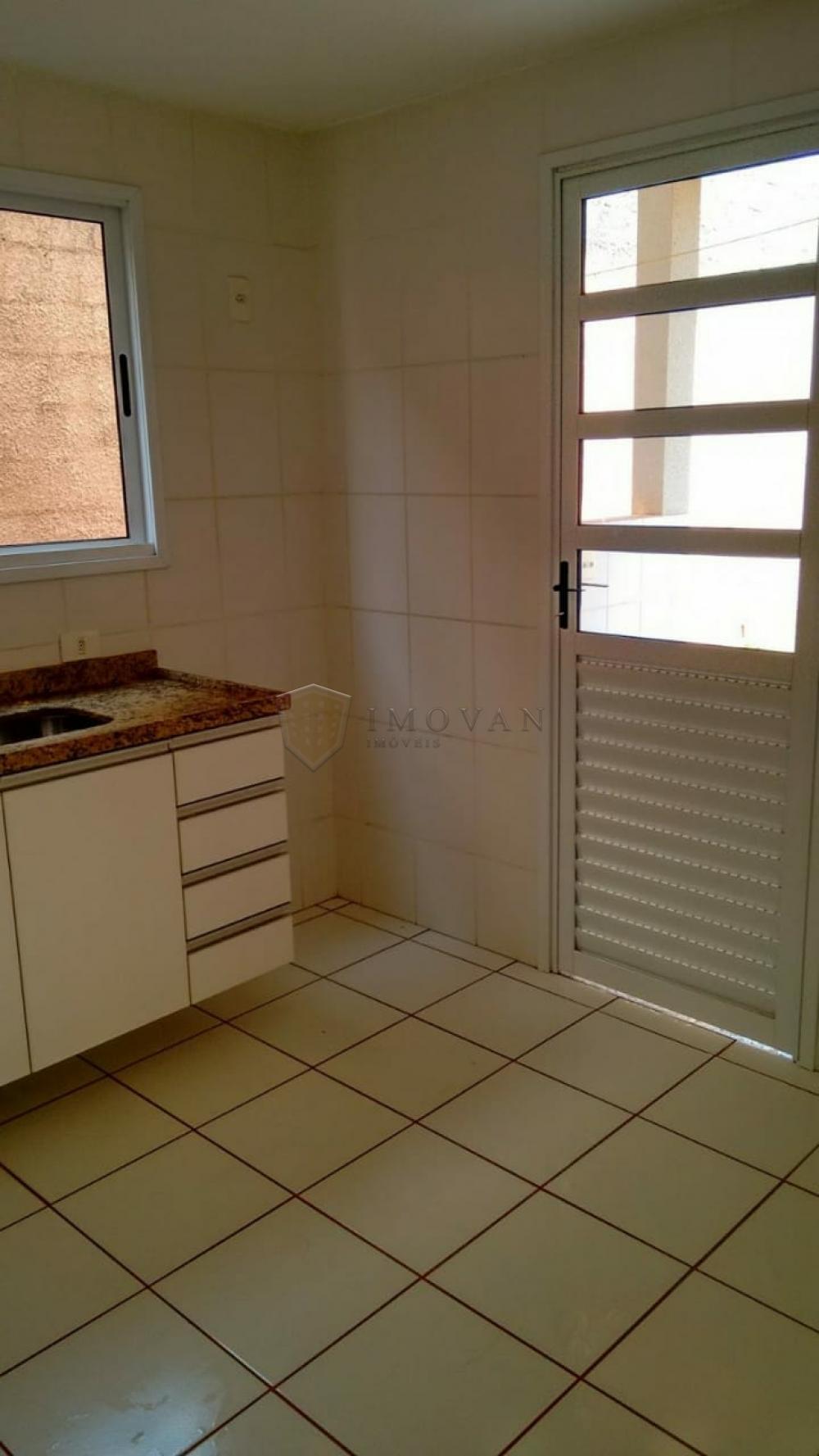 Alugar Casa / Condomínio em Ribeirão Preto R$ 1.650,00 - Foto 3