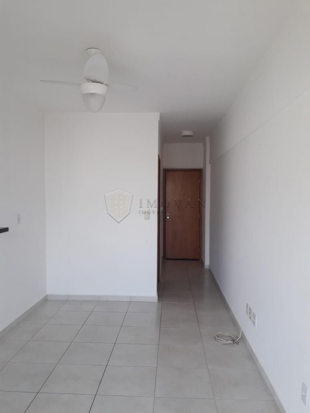 Alugar Apartamento / Padrão em Ribeirão Preto R$ 970,00 - Foto 2