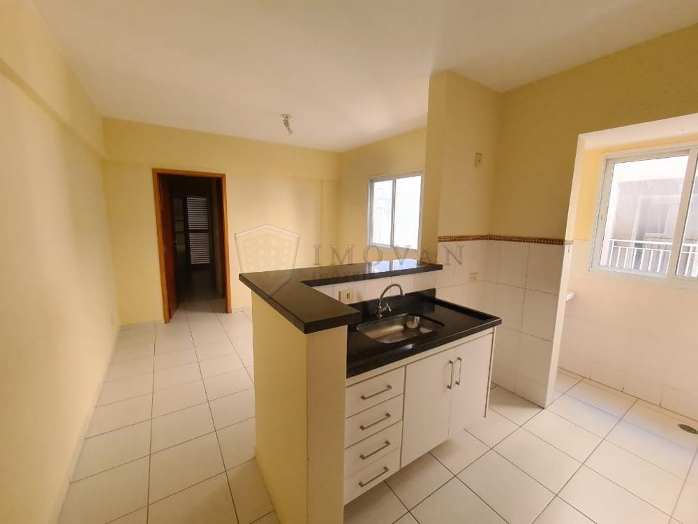 Alugar Apartamento / Padrão em Ribeirão Preto R$ 850,00 - Foto 2