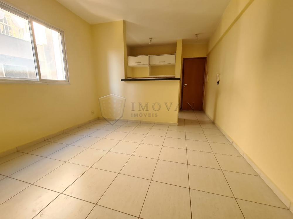 Alugar Apartamento / Padrão em Ribeirão Preto R$ 850,00 - Foto 3