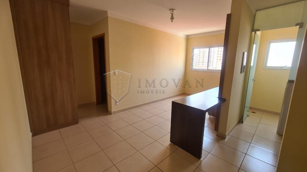 Alugar Apartamento / Padrão em Ribeirão Preto R$ 950,00 - Foto 2