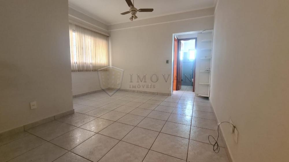 Alugar Apartamento / Padrão em Ribeirão Preto R$ 900,00 - Foto 2