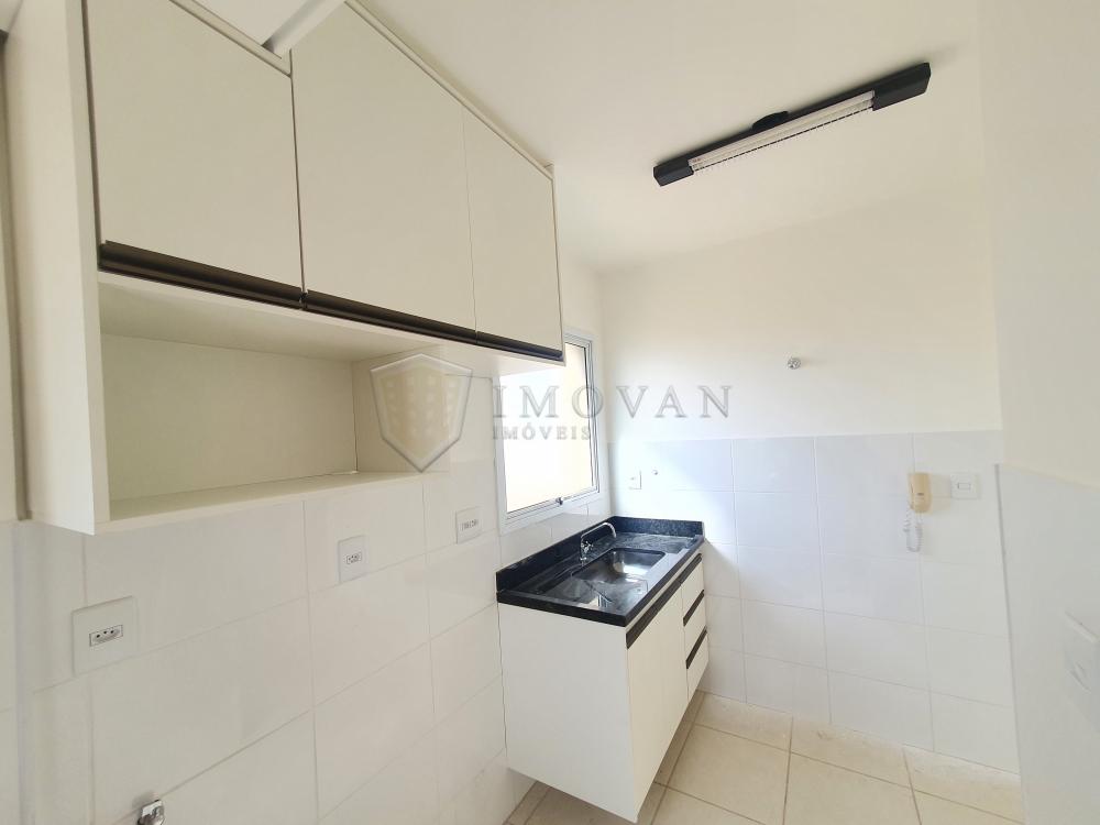 Alugar Apartamento / Padrão em Ribeirão Preto R$ 1.500,00 - Foto 3