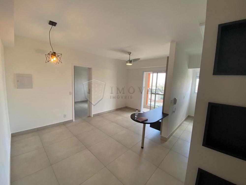 Alugar Apartamento / Padrão em Ribeirão Preto R$ 1.900,00 - Foto 4