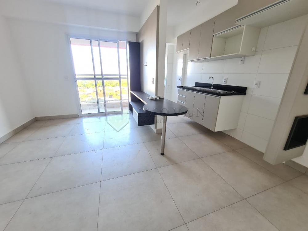 Alugar Apartamento / Padrão em Ribeirão Preto R$ 1.900,00 - Foto 3