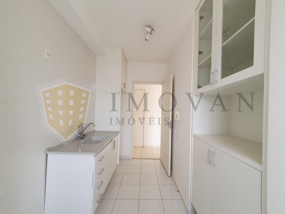 Alugar Apartamento / Padrão em Ribeirão Preto R$ 1.700,00 - Foto 2