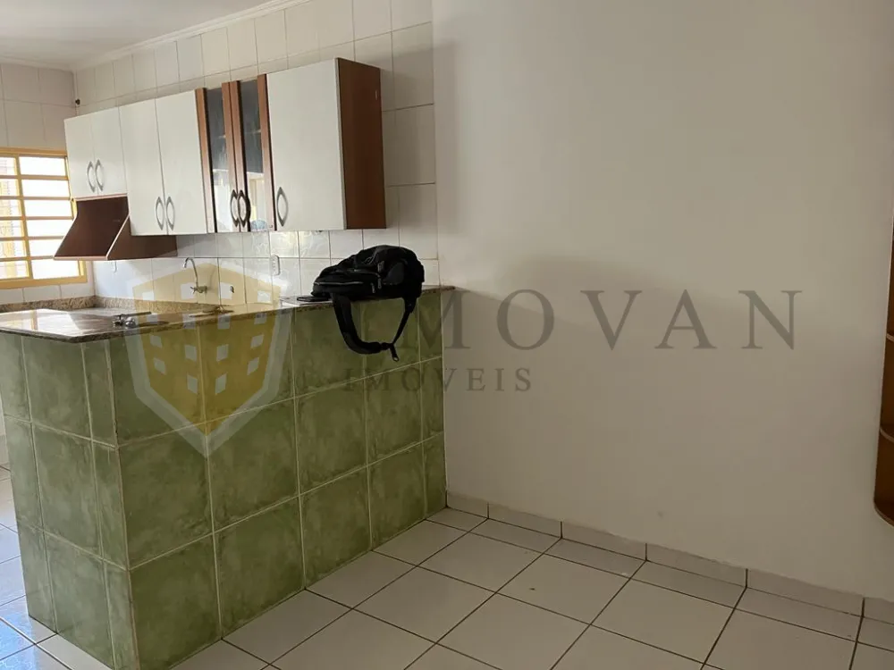 Alugar Casa / Padrão em Ribeirão Preto R$ 1.850,00 - Foto 4