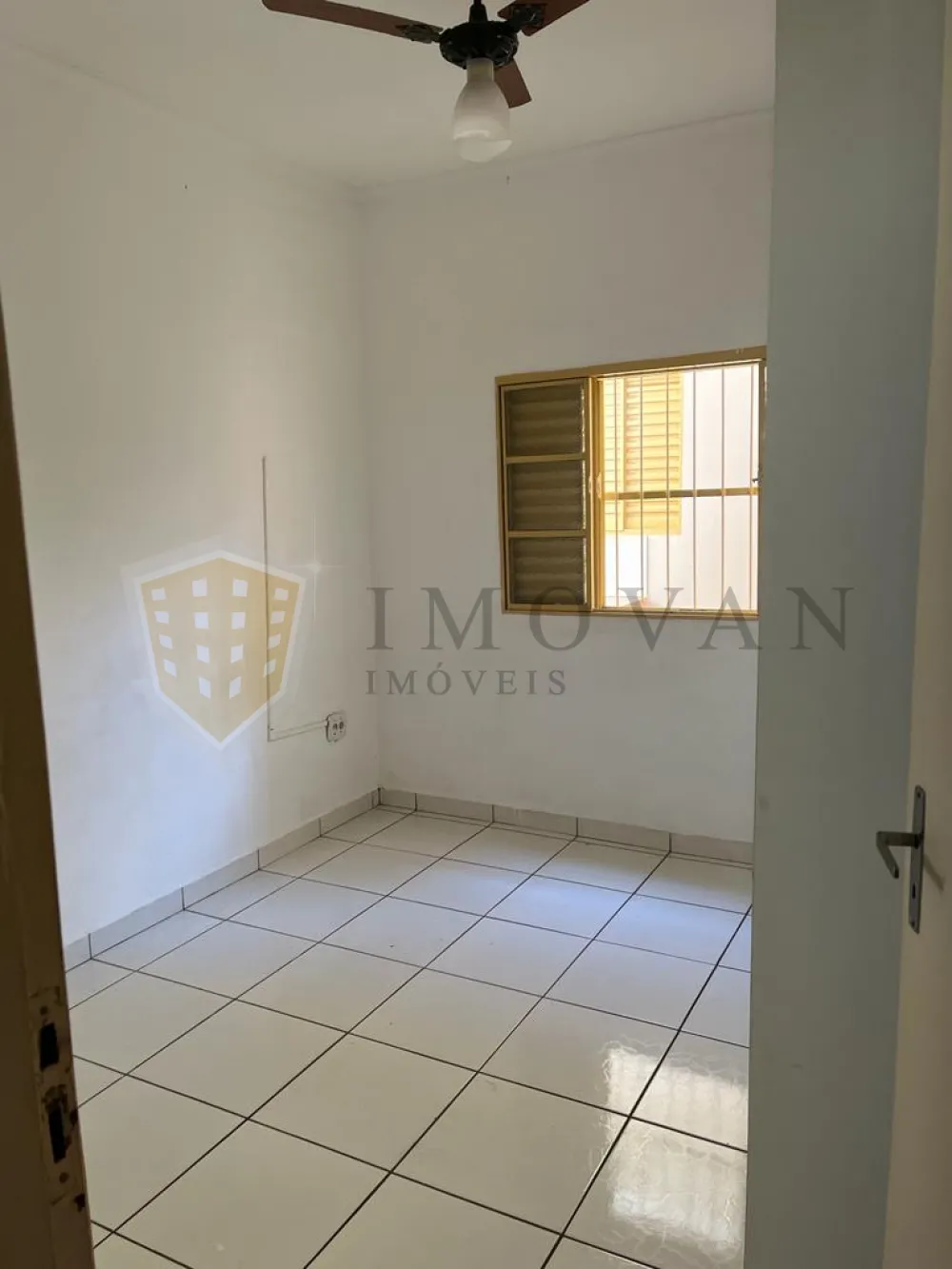 Alugar Casa / Padrão em Ribeirão Preto R$ 1.850,00 - Foto 9