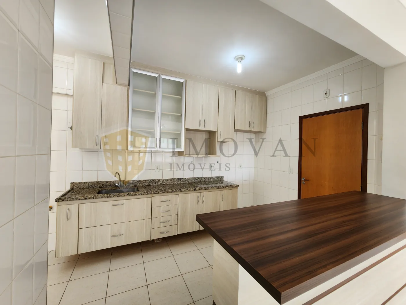 Alugar Apartamento / Padrão em Ribeirão Preto R$ 2.500,00 - Foto 4