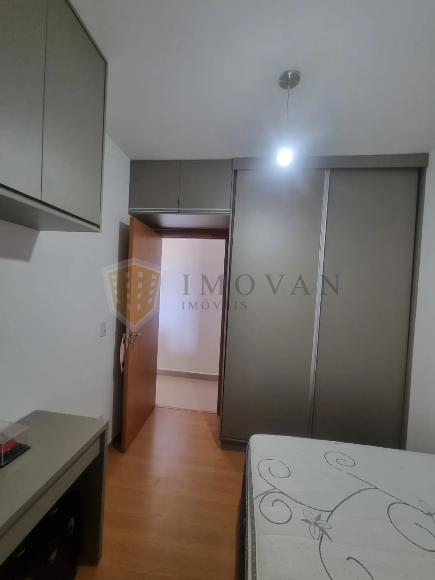 Alugar Apartamento / Padrão em Ribeirão Preto R$ 1.800,00 - Foto 12