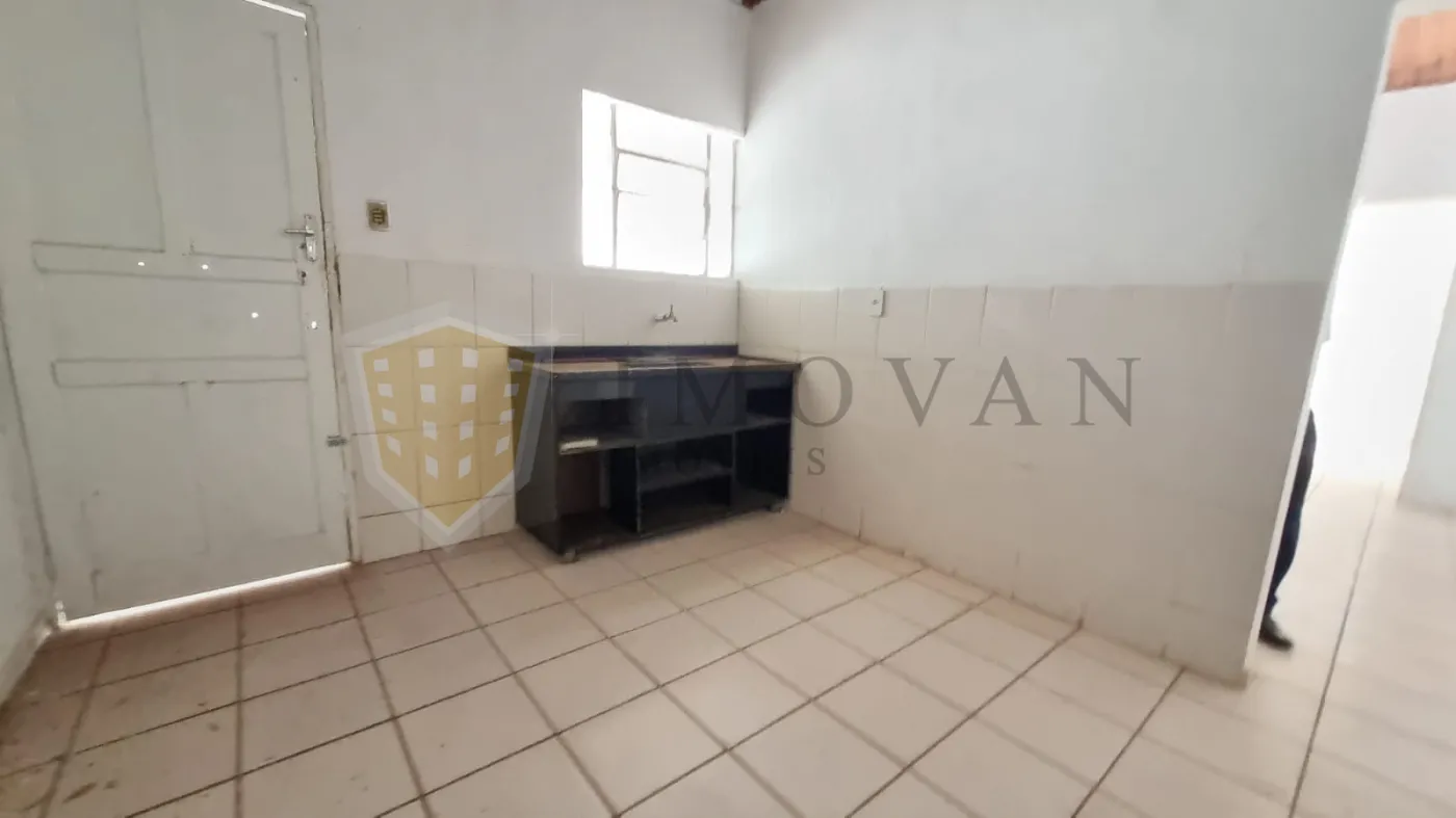 Alugar Casa / Padrão em Ribeirão Preto R$ 900,00 - Foto 3