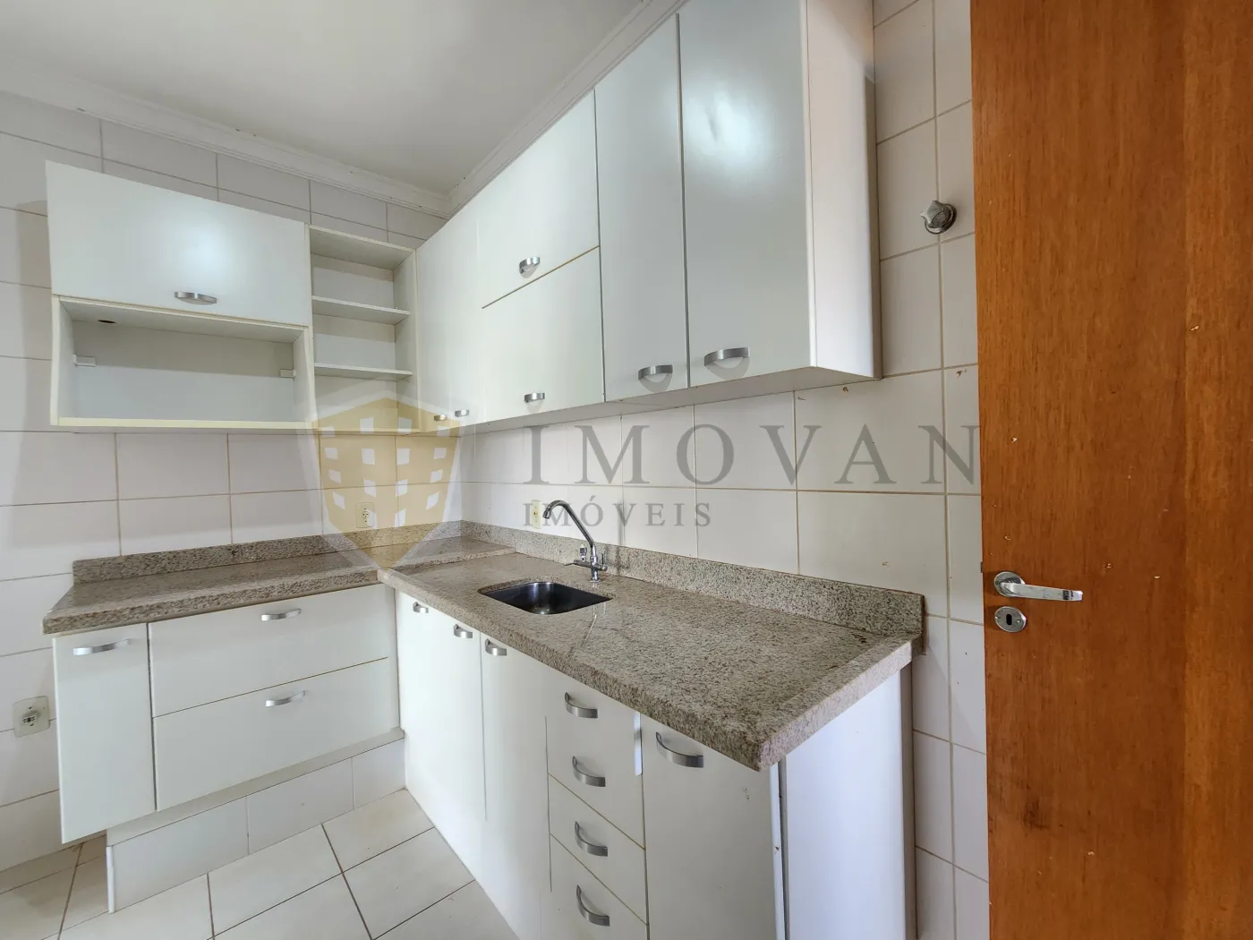 Alugar Apartamento / Padrão em Ribeirão Preto R$ 1.500,00 - Foto 3