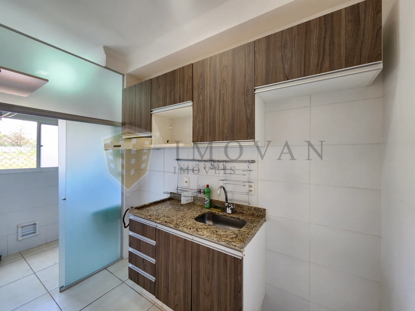 Alugar Apartamento / Padrão em Ribeirão Preto R$ 1.500,00 - Foto 4