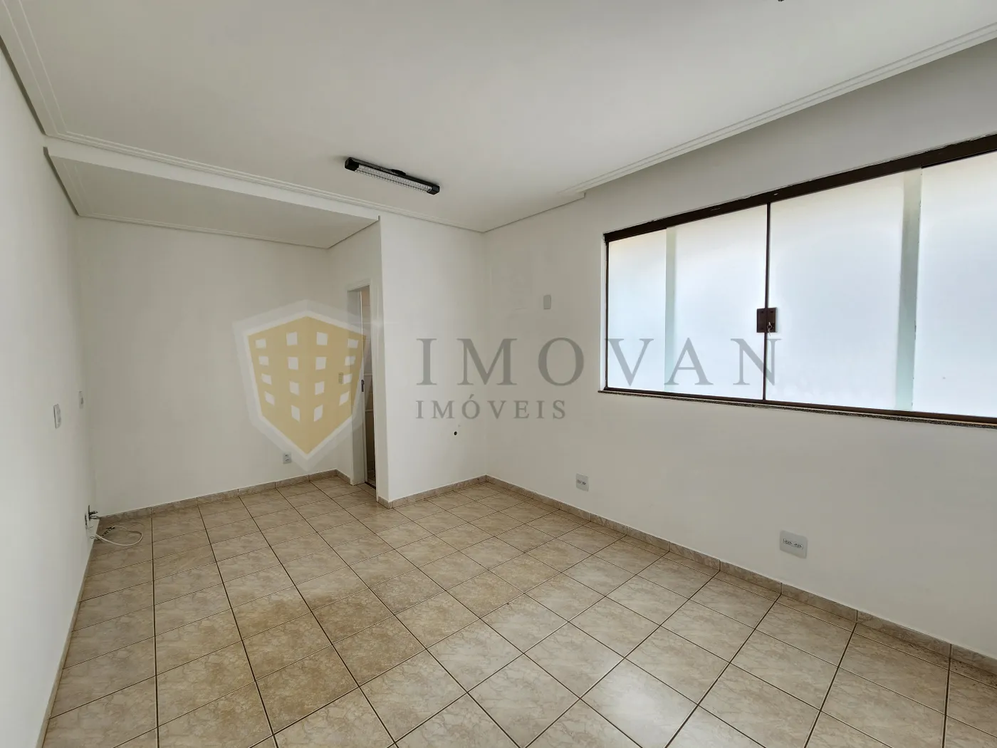 Alugar Comercial / Sala em Ribeirão Preto R$ 800,00 - Foto 2