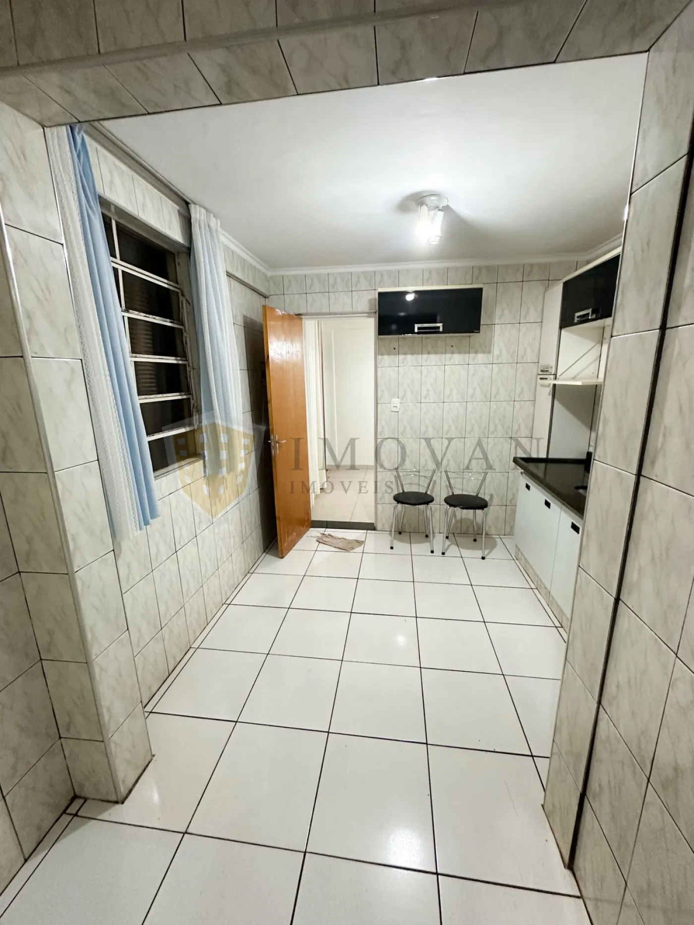 Alugar Apartamento / Padrão em Ribeirão Preto R$ 1.250,00 - Foto 2