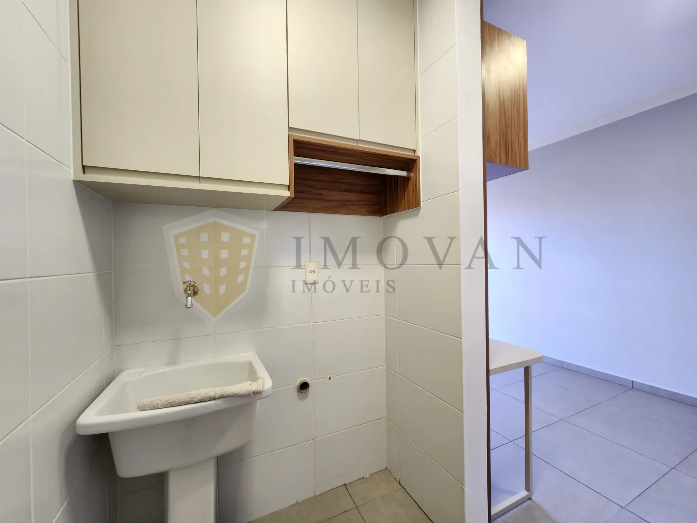 Alugar Apartamento / Padrão em Ribeirão Preto R$ 1.350,00 - Foto 4