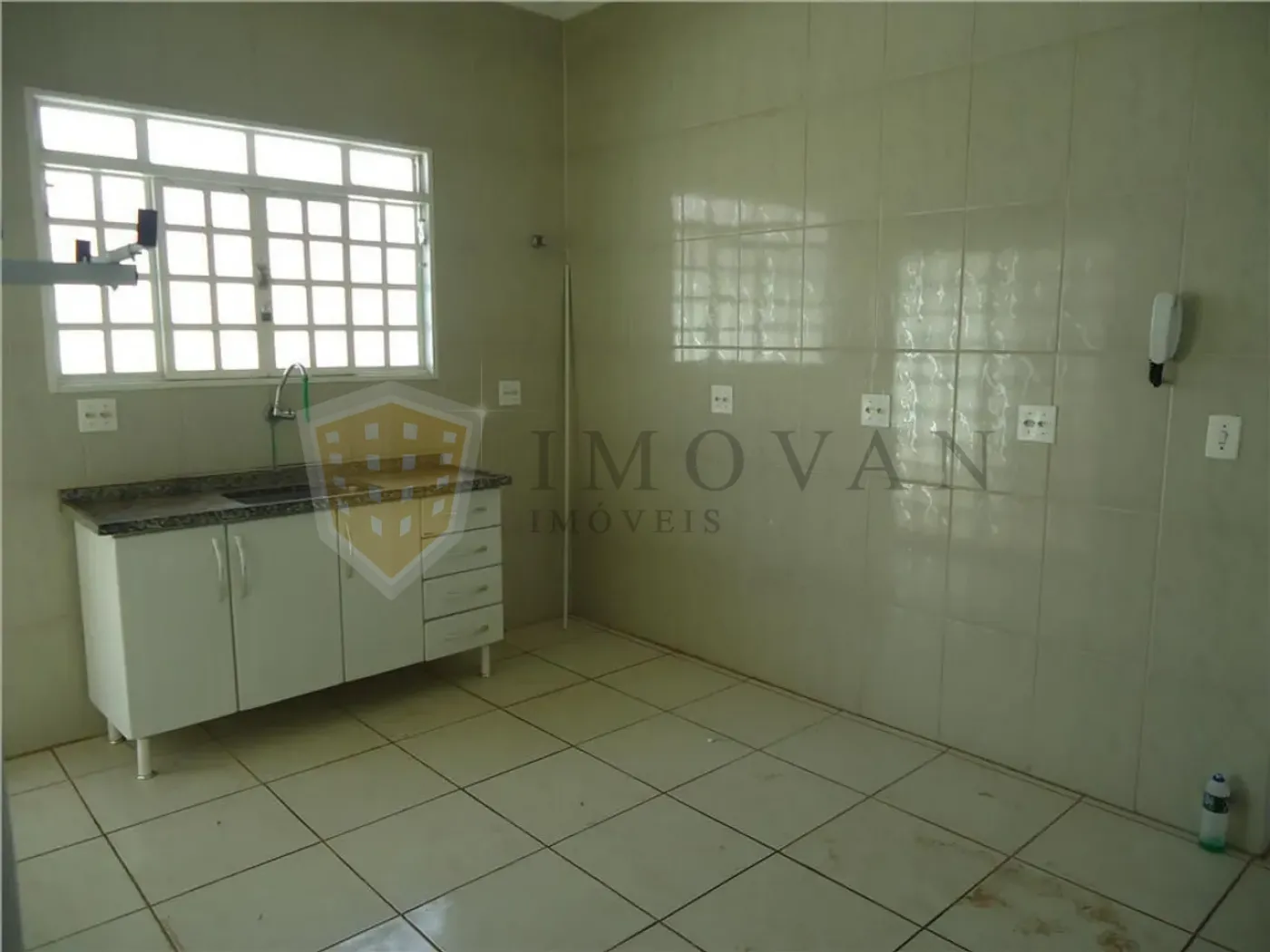 Alugar Casa / Padrão em Ribeirão Preto R$ 2.400,00 - Foto 2