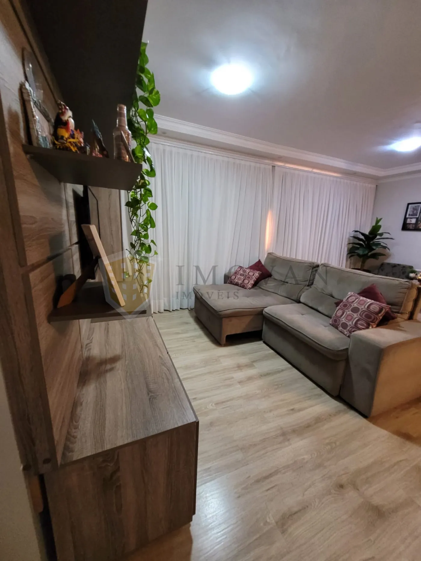 Alugar Apartamento / Padrão em Ribeirão Preto R$ 1.700,00 - Foto 3