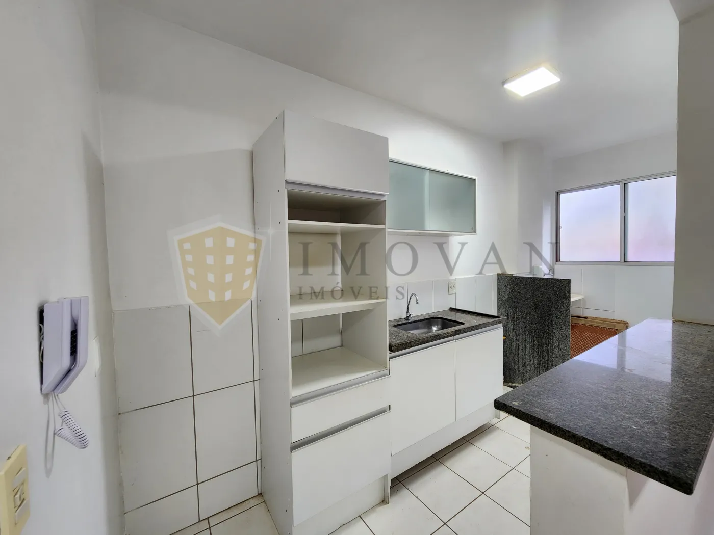 Alugar Apartamento / Padrão em Ribeirão Preto R$ 1.500,00 - Foto 2