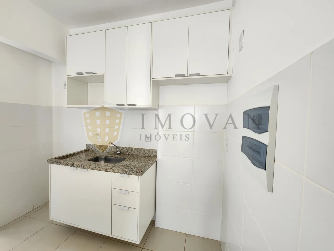 Alugar Apartamento / Padrão em Ribeirão Preto R$ 1.700,00 - Foto 3