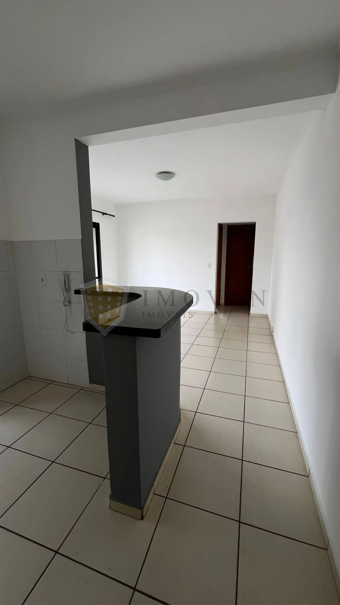 Alugar Apartamento / Padrão em Ribeirão Preto R$ 930,00 - Foto 2