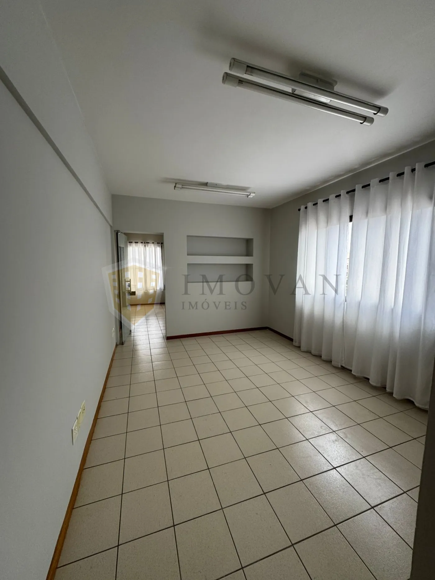 Alugar Comercial / Sala em Ribeirão Preto R$ 1.500,00 - Foto 2