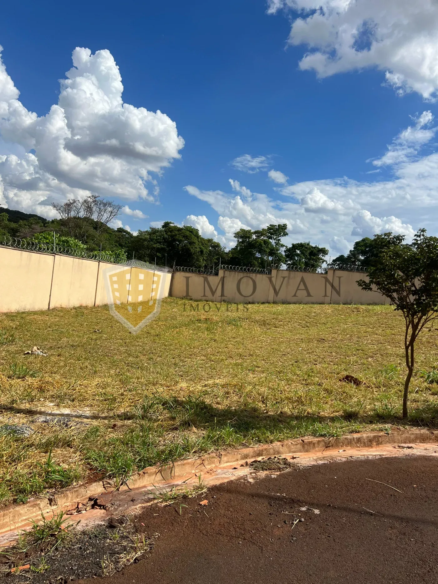 Comprar Terreno / Condomínio em Ribeirão Preto R$ 225.000,00 - Foto 2