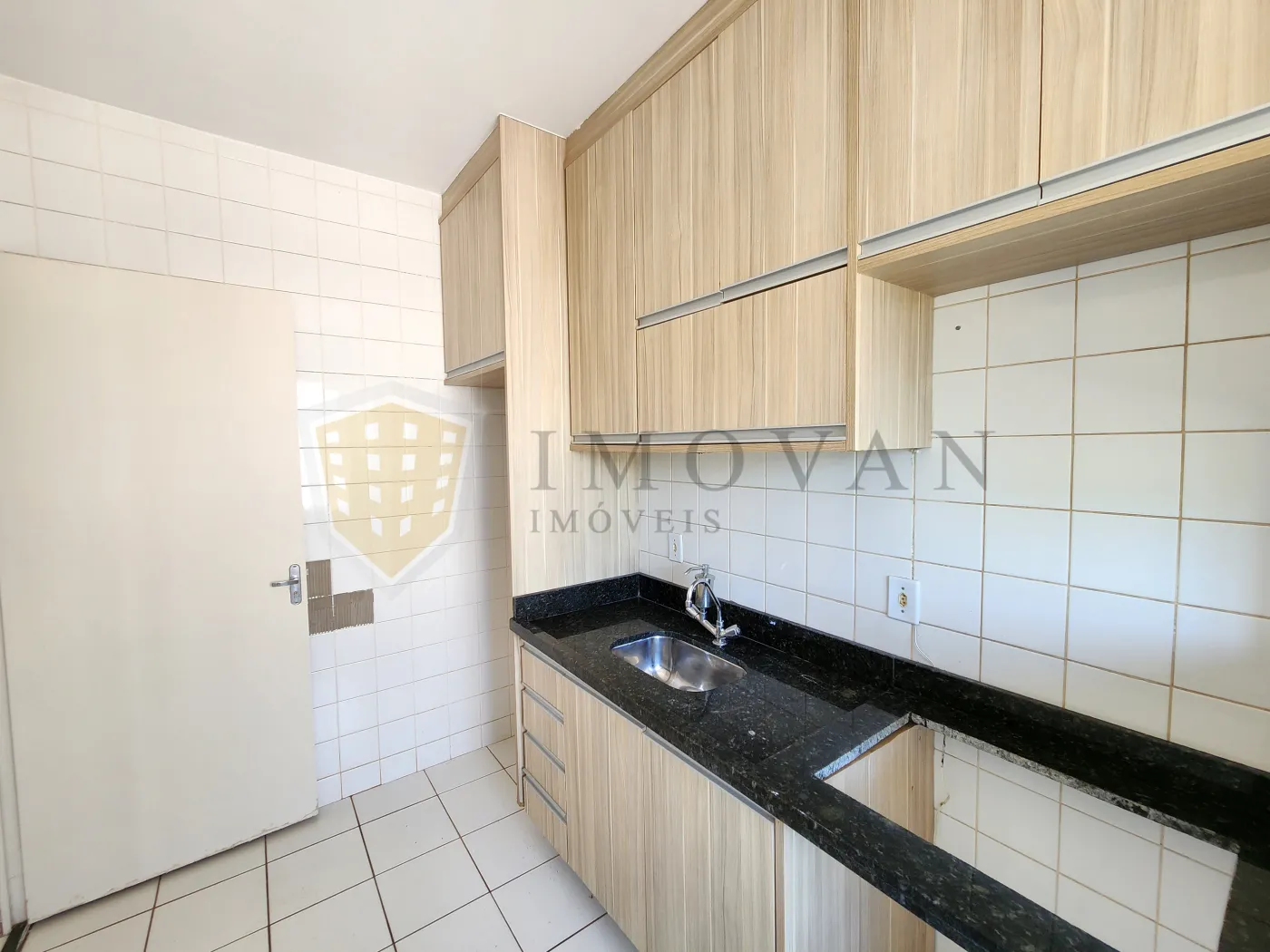 Comprar Apartamento / Padrão em Ribeirão Preto R$ 140.000,00 - Foto 3