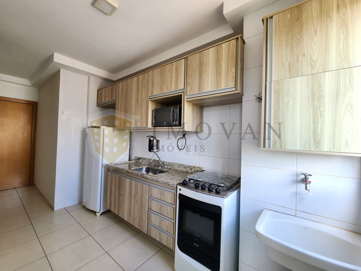 Alugar Apartamento / Padrão em Ribeirão Preto R$ 1.800,00 - Foto 2