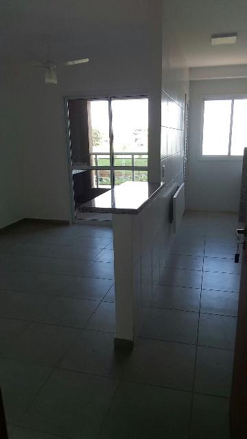 Alugar Apartamento / Padrão em Ribeirão Preto R$ 1.800,00 - Foto 3