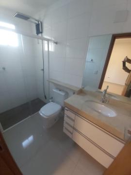 Alugar Apartamento / Padrão em Ribeirão Preto R$ 2.000,00 - Foto 8