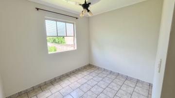 Alugar Apartamento / Padrão em Ribeirão Preto R$ 650,00 - Foto 8