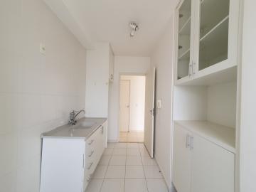 Alugar Apartamento / Padrão em Ribeirão Preto R$ 1.700,00 - Foto 2