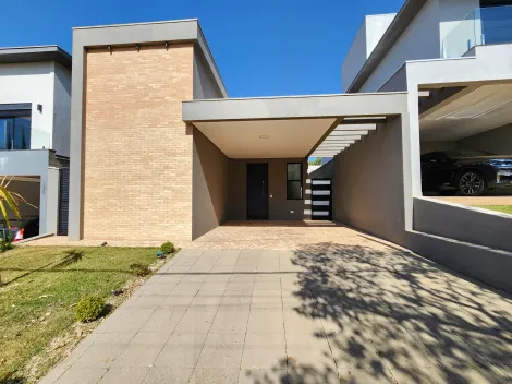 Casa / Condomínio em Bonfim Paulista 