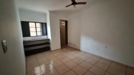 Alugar Casa / Padrão em Ribeirão Preto R$ 1.500,00 - Foto 12