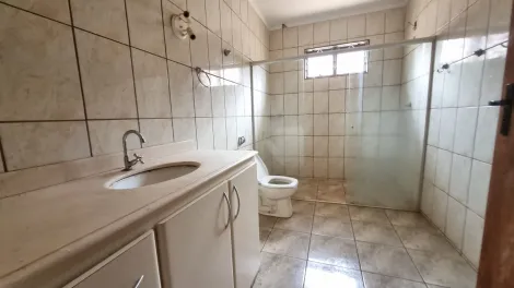 Alugar Casa / Padrão em Ribeirão Preto R$ 1.500,00 - Foto 8