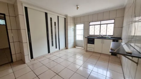 Alugar Casa / Padrão em Ribeirão Preto R$ 1.500,00 - Foto 6