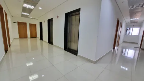 Alugar Comercial / Sala em Ribeirão Preto R$ 1.800,00 - Foto 2