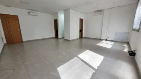 Alugar Comercial / Sala em Ribeirão Preto R$ 1.800,00 - Foto 4