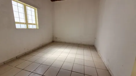 Alugar Casa / Padrão em Ribeirão Preto R$ 900,00 - Foto 4