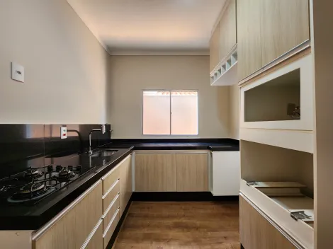 Casa / Condomínio em Ribeirão Preto Alugar por R$2.200,00