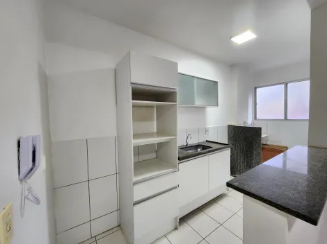 Alugar Apartamento / Padrão em Ribeirão Preto R$ 1.500,00 - Foto 2