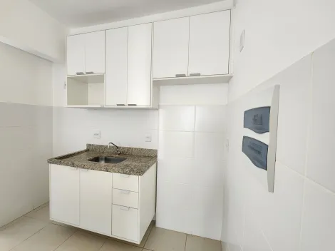 Alugar Apartamento / Padrão em Ribeirão Preto R$ 1.700,00 - Foto 3