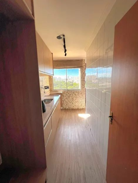 Alugar Apartamento / Padrão em Ribeirão Preto R$ 1.400,00 - Foto 3