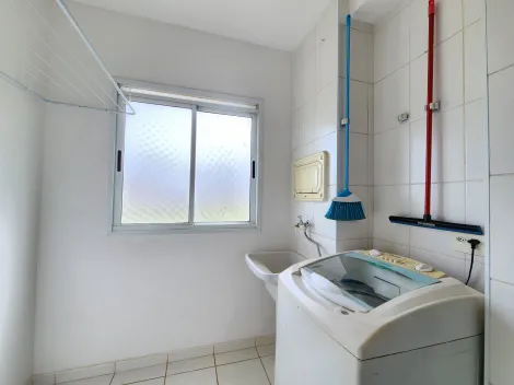 Alugar Apartamento / Padrão em Ribeirão Preto R$ 1.600,00 - Foto 4